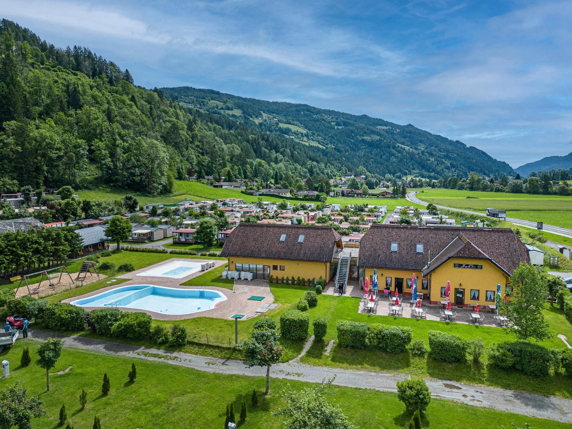 Albatross Mobile Homes On Camping Bella Austria Sankt Peter am Kammersberg ภายนอก รูปภาพ