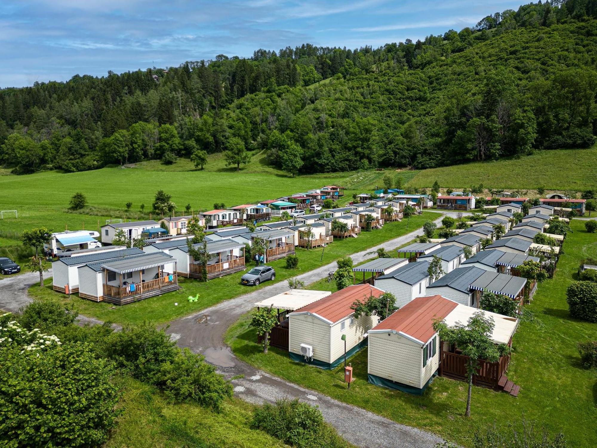 Albatross Mobile Homes On Camping Bella Austria Sankt Peter am Kammersberg ภายนอก รูปภาพ