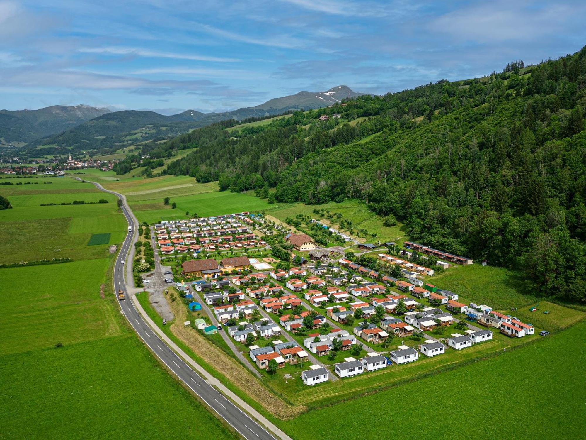 Albatross Mobile Homes On Camping Bella Austria Sankt Peter am Kammersberg ภายนอก รูปภาพ